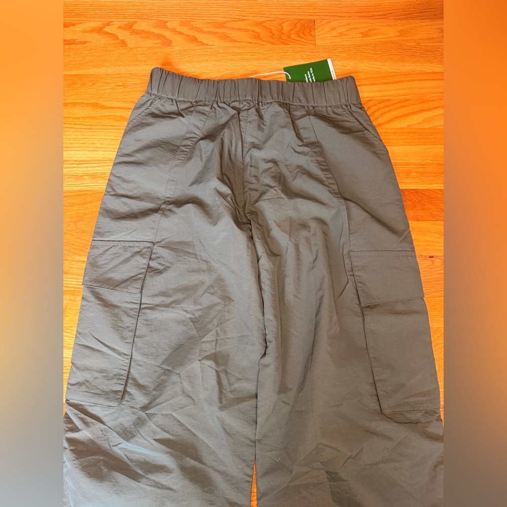 Halara Cargo Pants NWT Medium Wide Leg Green Nylon Travel Casual - Picture 5 of 10